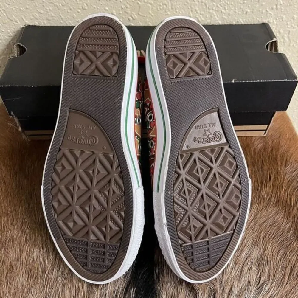 Converse All Star Youth 3 Christmas Gingerbread Man Low‎ Top Shoes Style 654370F